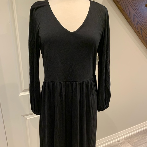 Old Navy Dresses & Skirts - Black jersey dress, Old Navy, size M, brand new tags on
